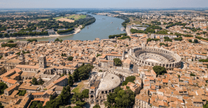 Réserver votre chauffeur VTC pour tous vos transports privés ou professionnels à Arles. Transfert navette Aéroport Gare - Circuit touristique - Mariage - événements