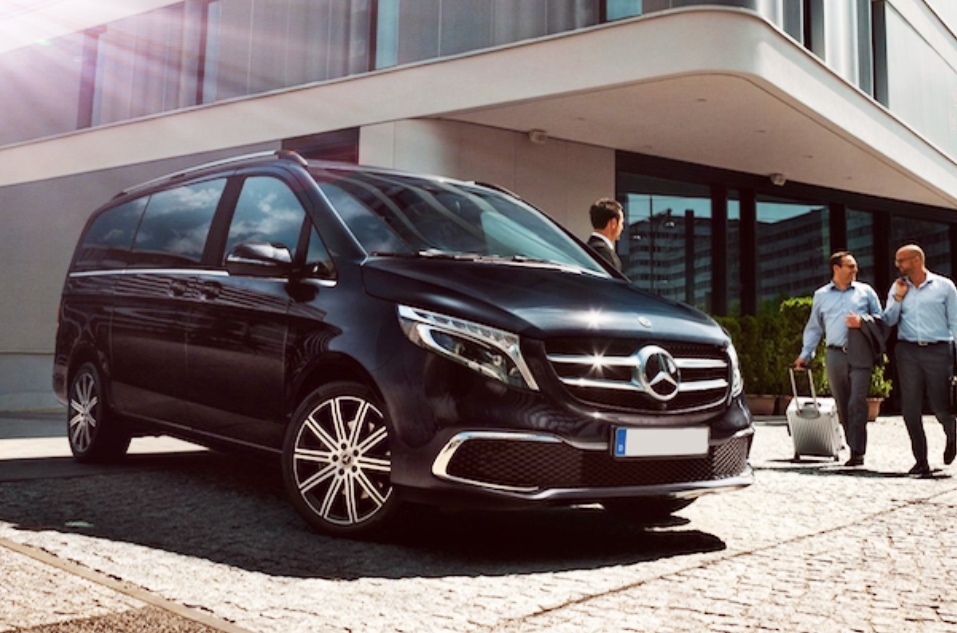 Réserver un VAN avec Chauffeur Privé : Le Luxe de la Mobilité Personnalisée